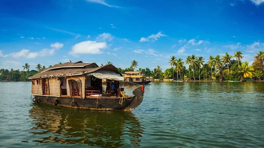 Want a Smooth Vacation? Follow This Kerala Travel Guide from Delhi